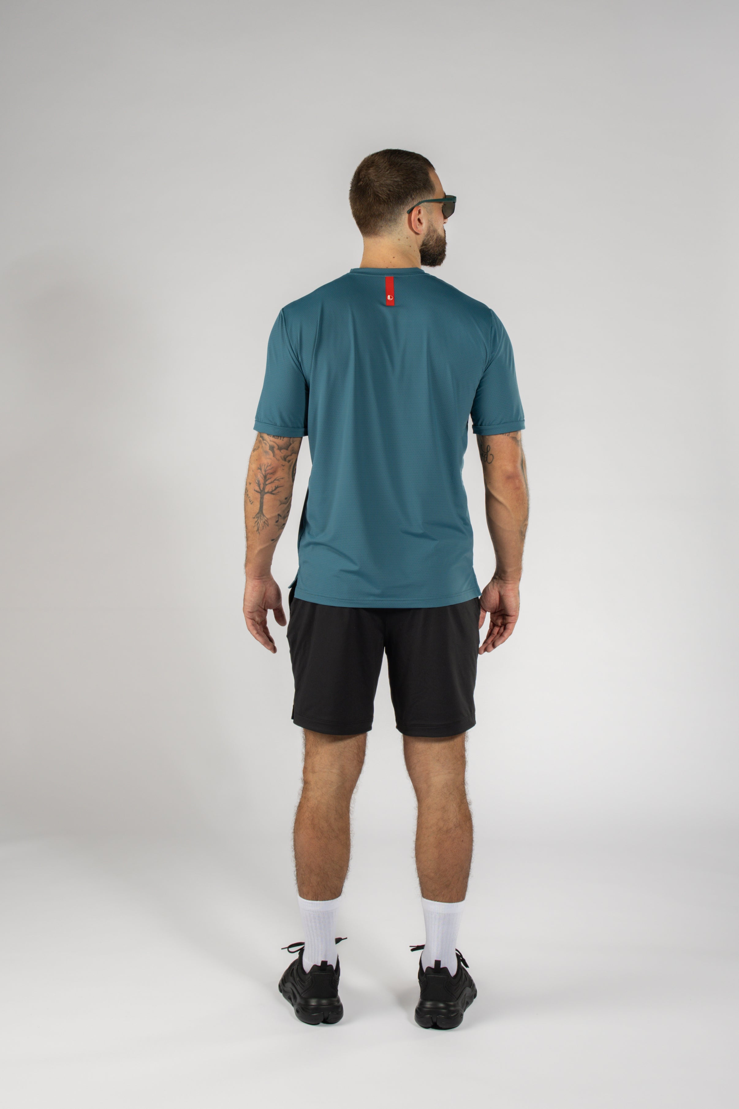 ULTRA LIGHT TEE